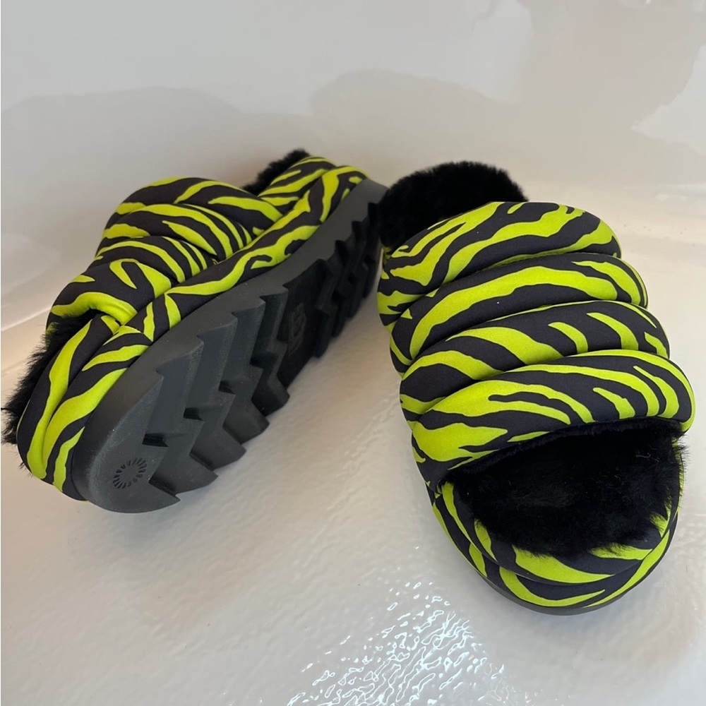 Ugg Maxi Platform Slides - Key Lime Tiger Print |… - image 6